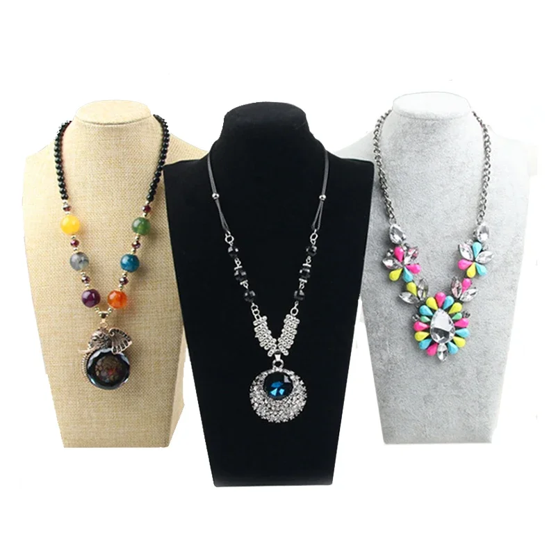 Velvet Portrait Necklace Displ - Body Jewelry Holder recensione e prezzo