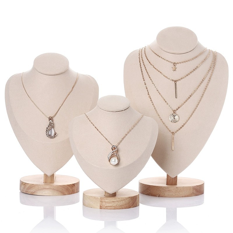 Velvet Portrait Necklace Displ - Body Jewelry Holder recensione e prezzo