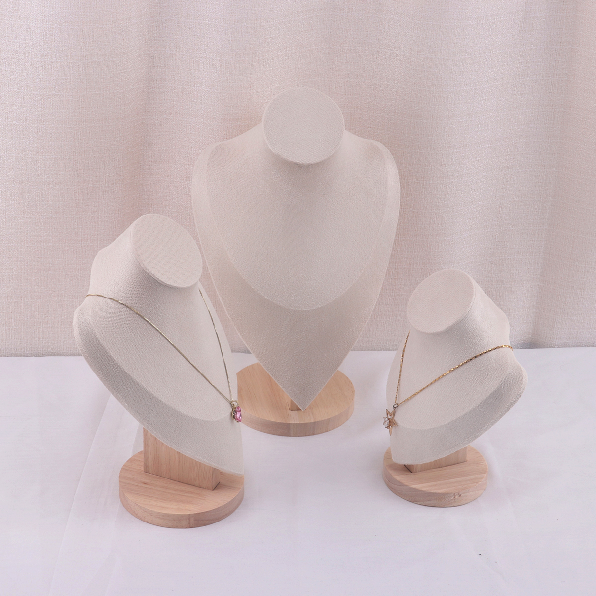 Velvet Portrait Necklace Displ - Body Jewelry Holder recensione e prezzo